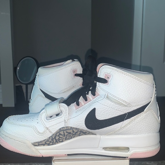 Nike Jordan airs~ Colours: pink,black white,gray - Picture 4 of 4